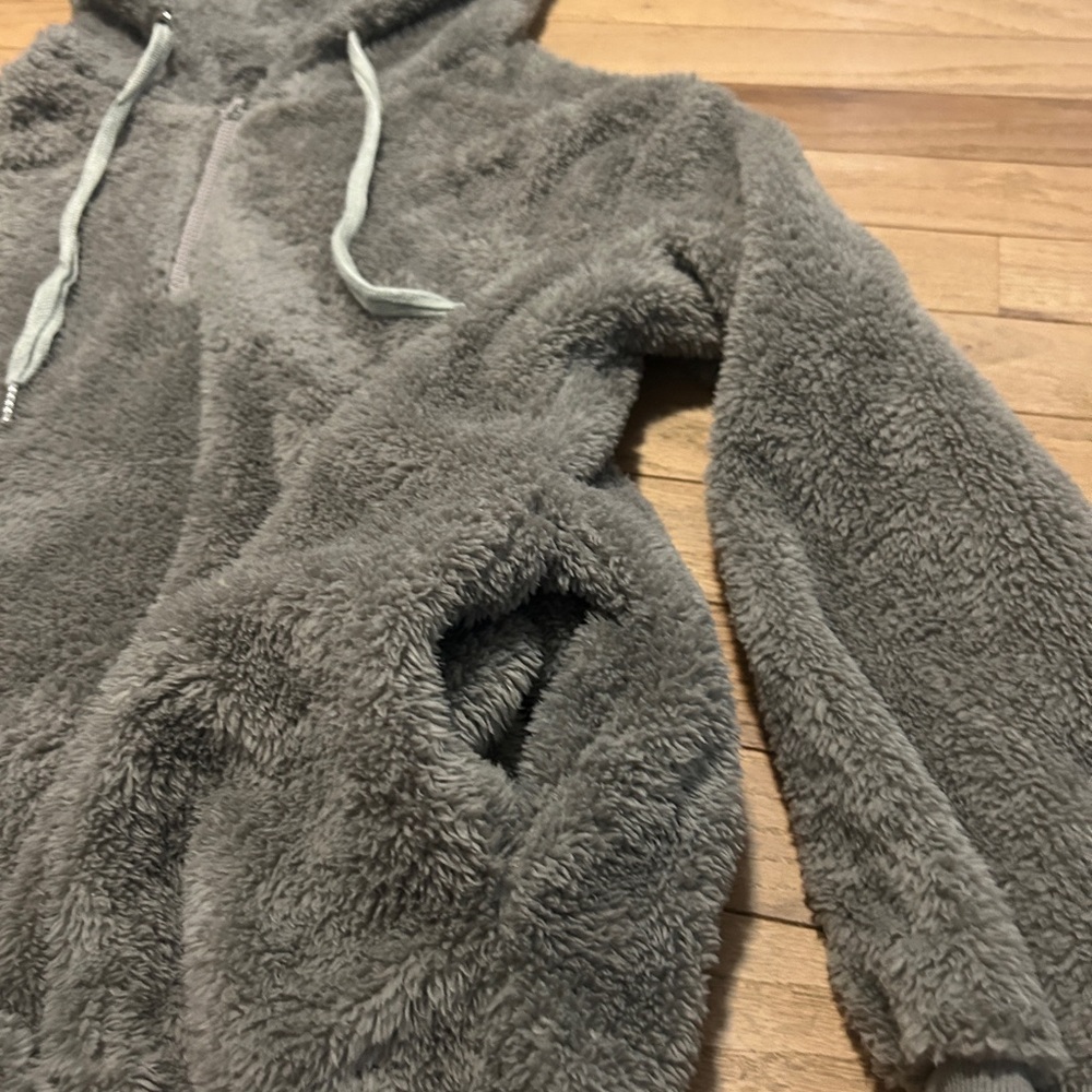 Fluffy quarter zip